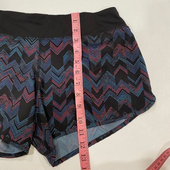 Rabbit Running Shorts Multicolor Zig Zag Print Black Size Medium - Picture 6 of 7